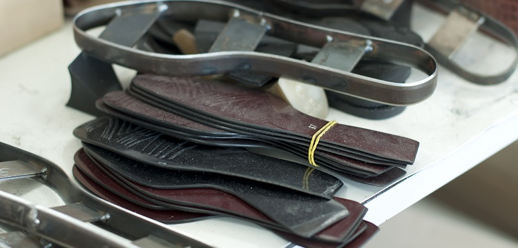 汽車電子電氣架構簡介?安博檢測專業為您提供移動電源FCC-SDOC認證服務，產品檢測認證找哪家機構 